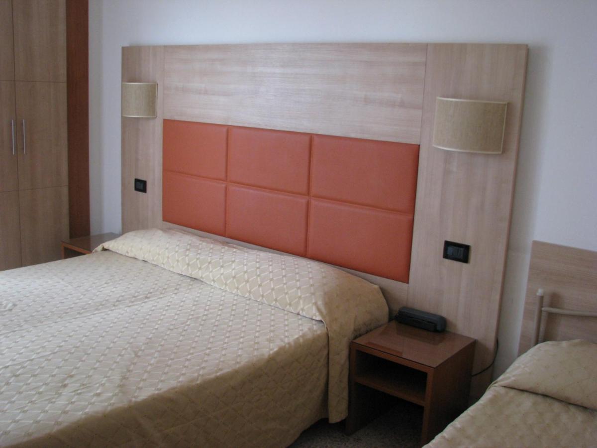 Double Room,467157093:JPEG