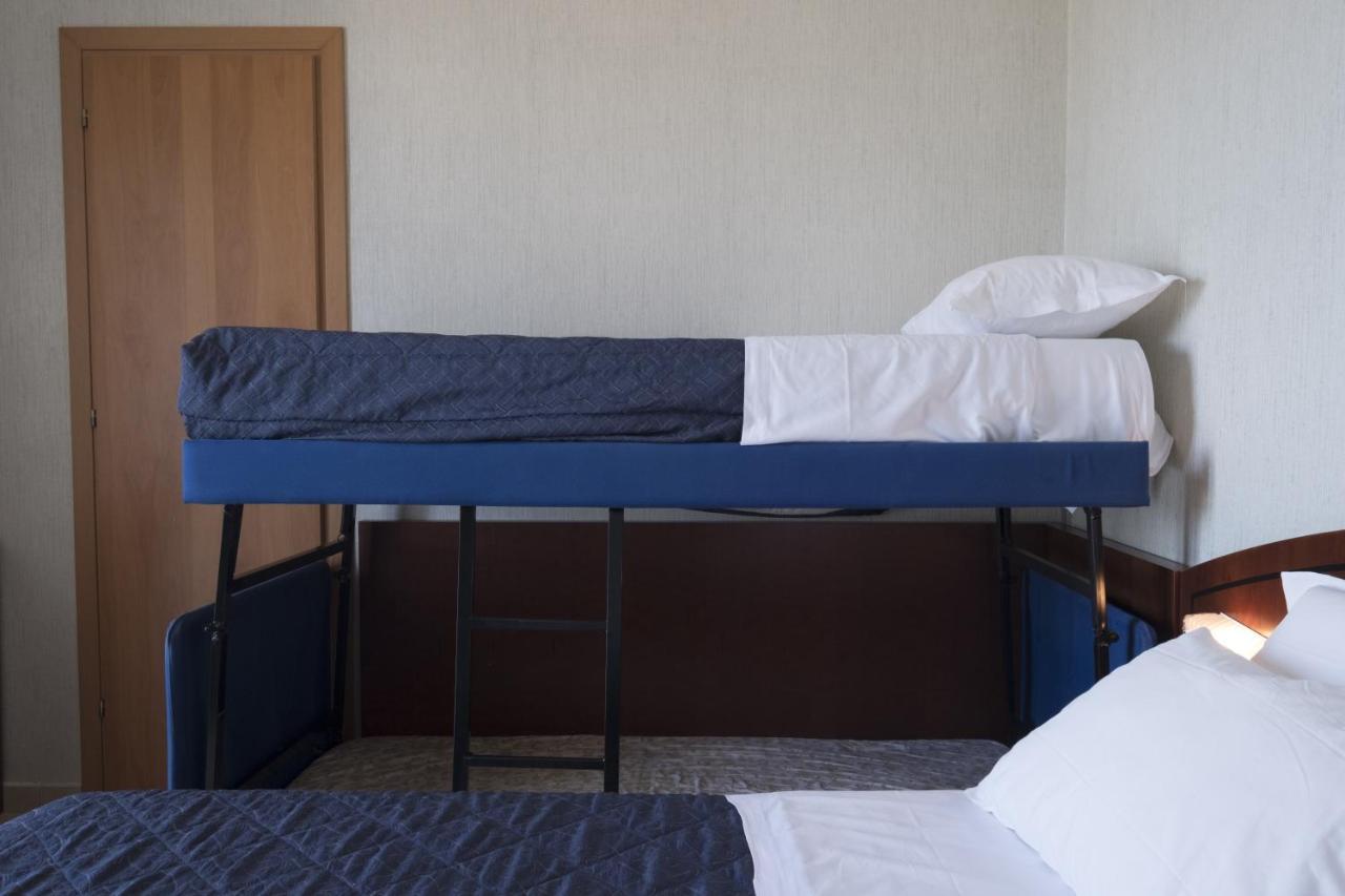 Camera Quadrupla con Vista Mare