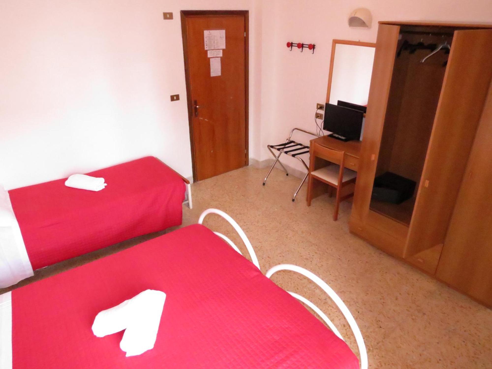 Economy Triple Room