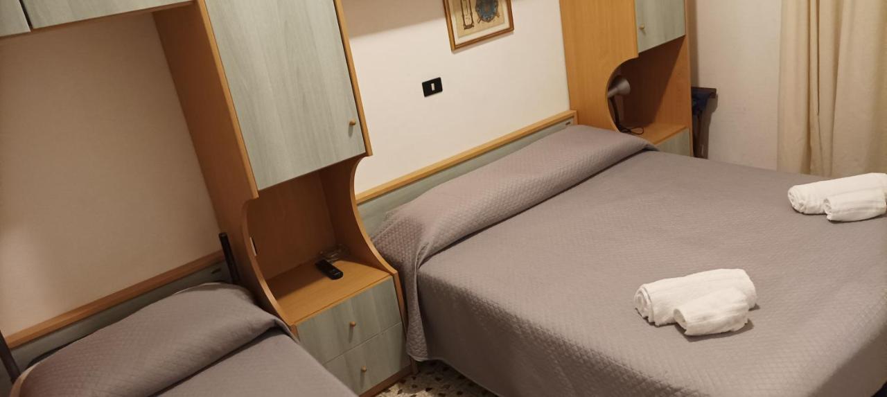 Camera Doppia con Letti Singoli