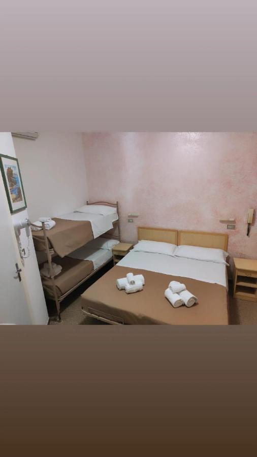 Triple Room,1405235657:JPEG