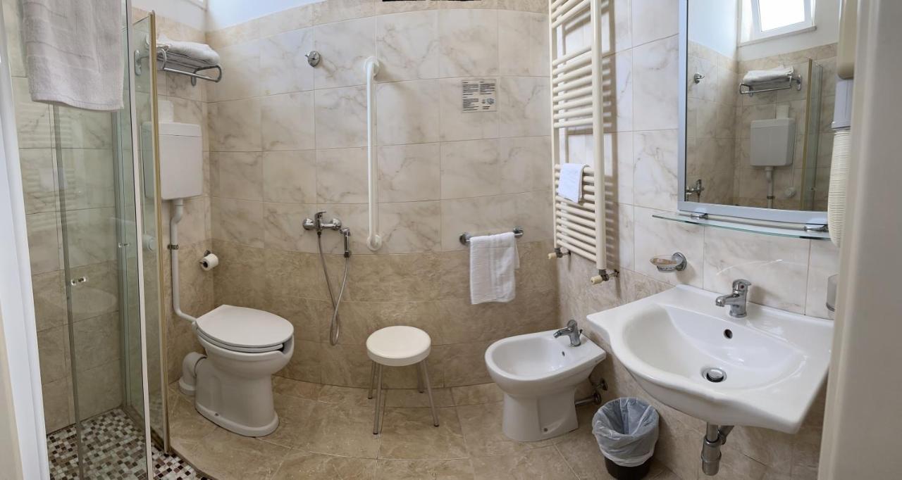 Single Room,1424011590:JPEG