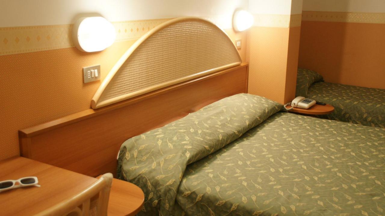 Triple Room with Balcony,1469134175:JPEG