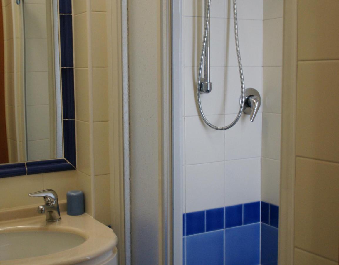 Single Room Private Bathroom