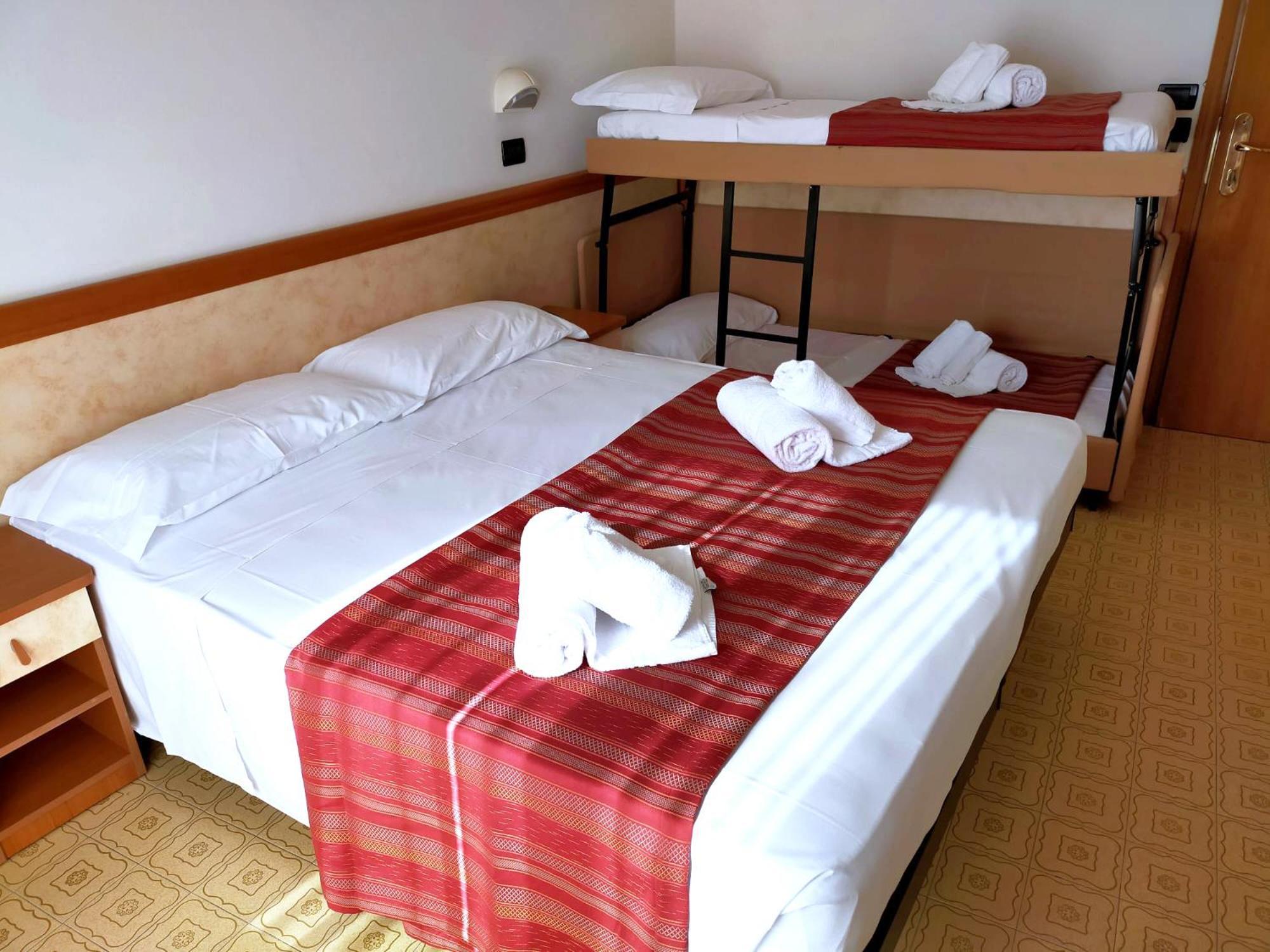 Quadruple Room,1517741887:JPEG