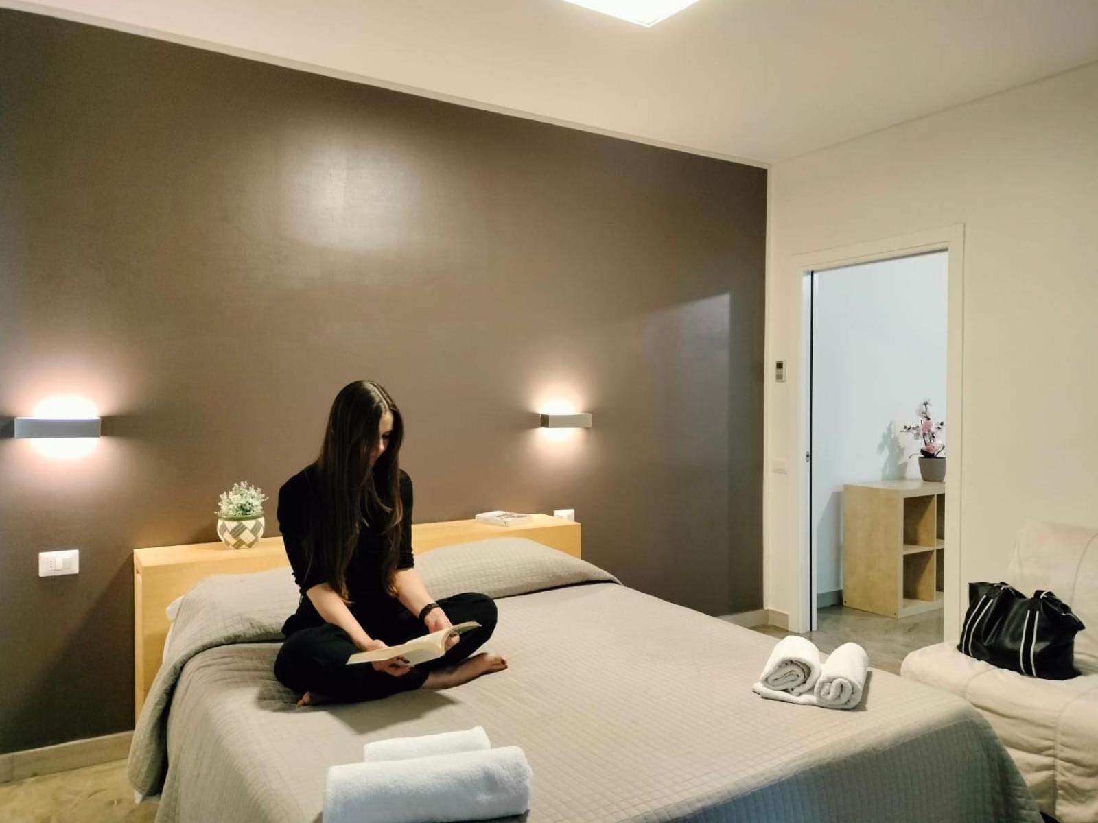 One-Bedroom Apartment,265587601:JPEG