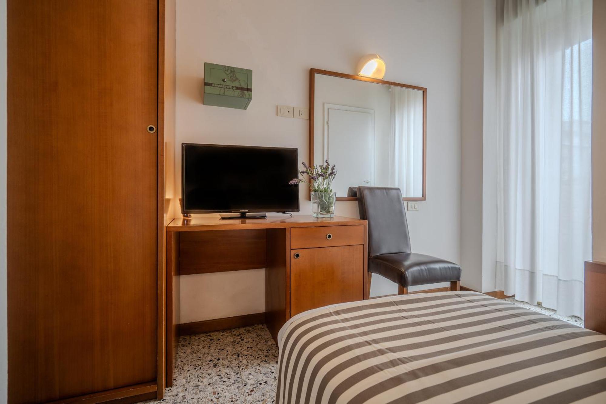Single Room,1561445683:JPEG