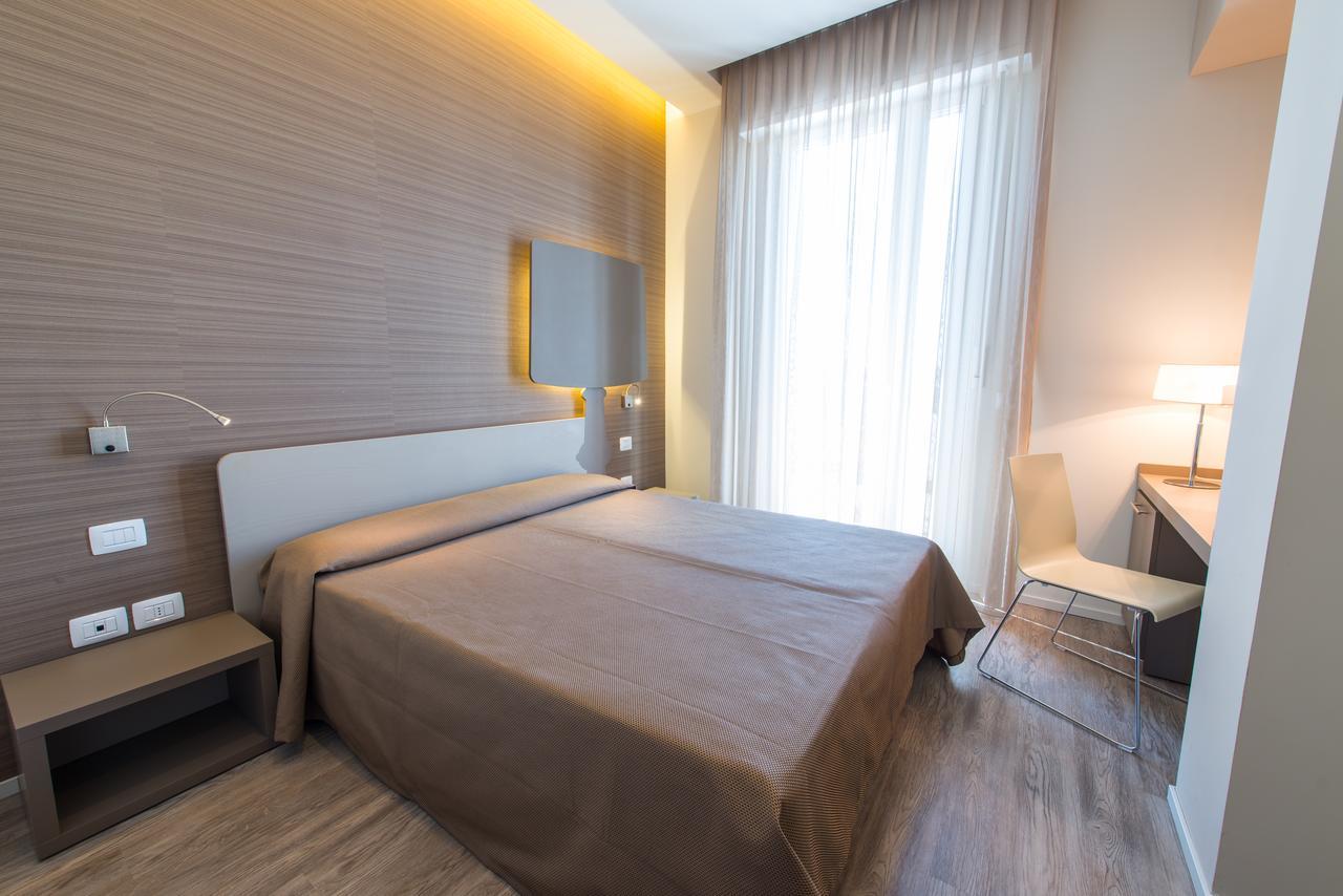 Double Room with Balcony and Sea View,640527645:JPEG