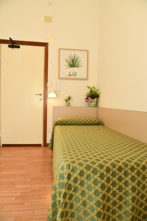 Single Room,664003260:JPEG