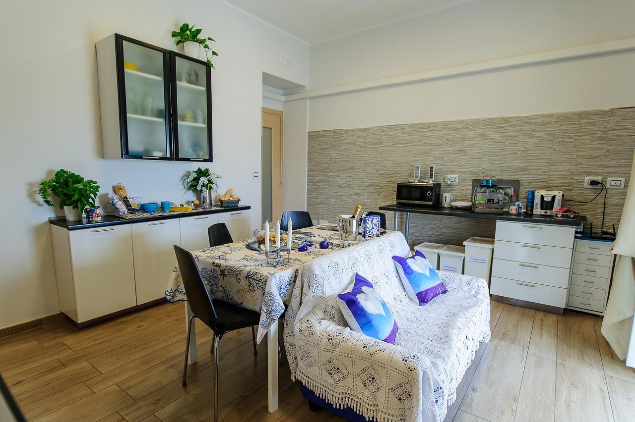 Single Room,640295433:JPEG