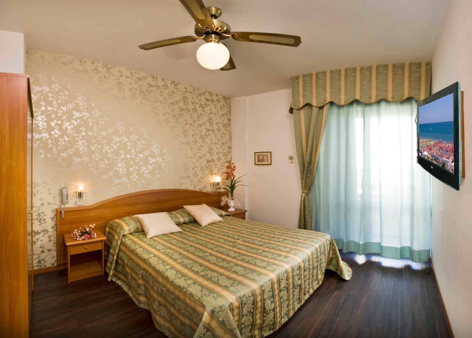 Classic Double or Twin Room,697924728:JPEG