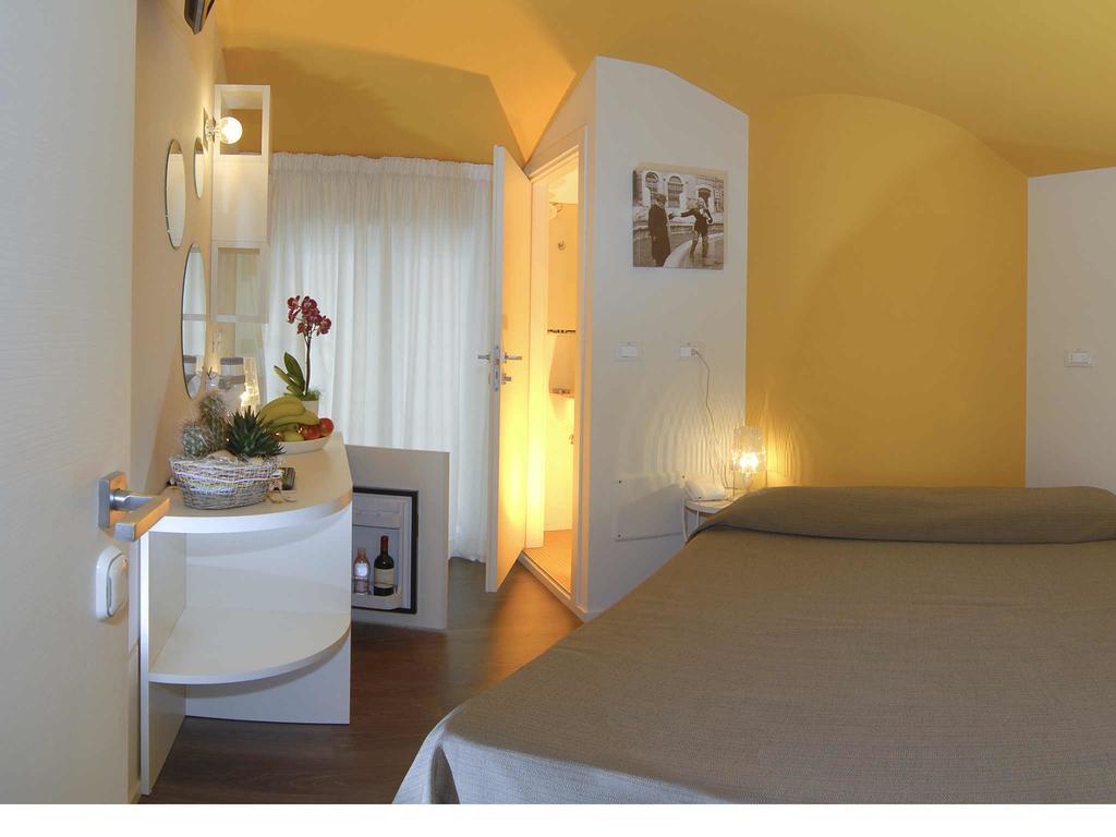Double Room,1595412912:JPEG