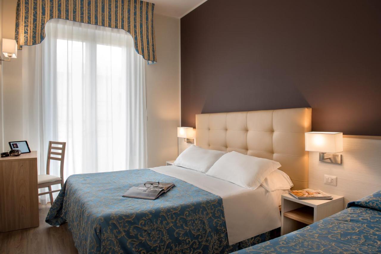 Standard Triple Room Sea View