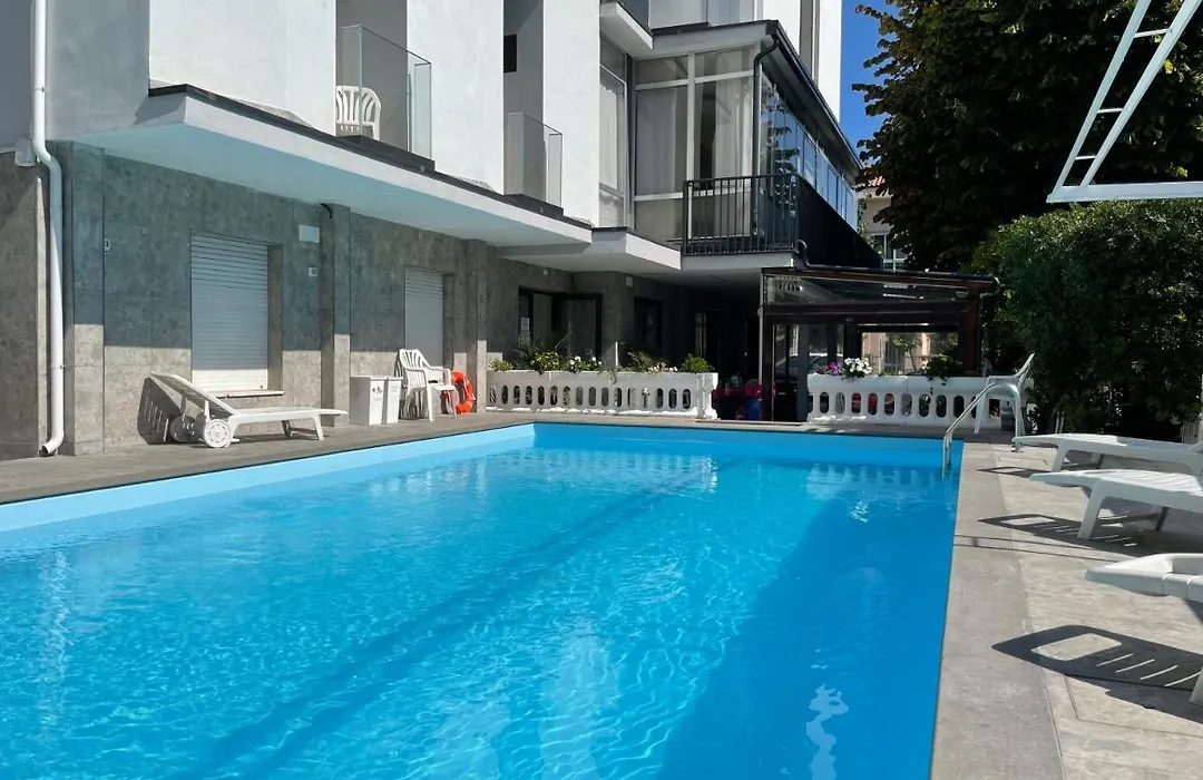 Hotel Apis-1