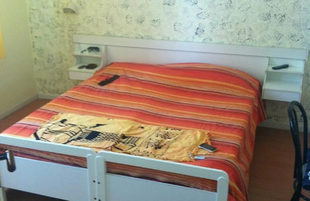 Hotel New Happy-1