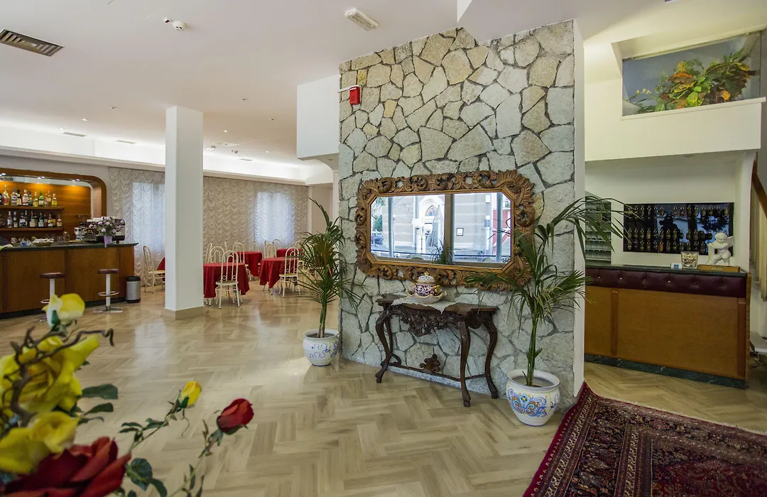 Hotel Columbia Frontemare-1