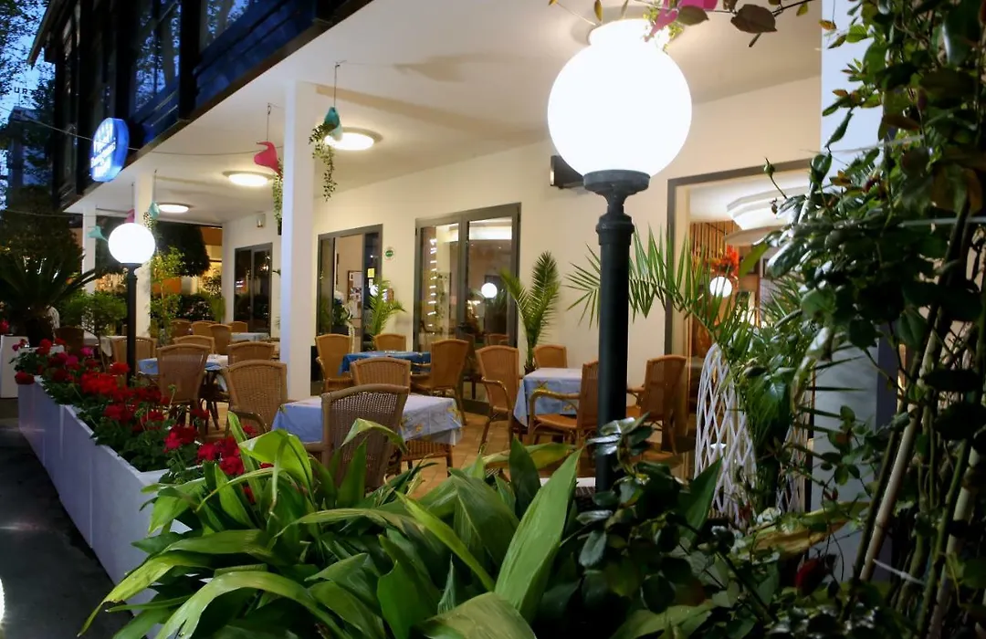 Hotel Busignani-1