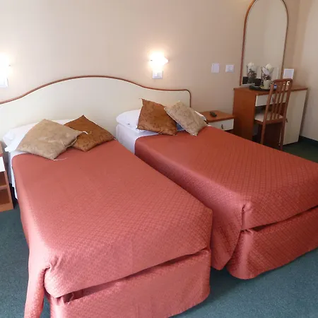 Hotel Crosal-3